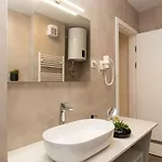Pier Free Parking And Balcony Appartement