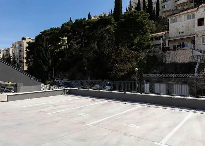 Pier Free Parking And Balcony Apartamento Dubrovnik